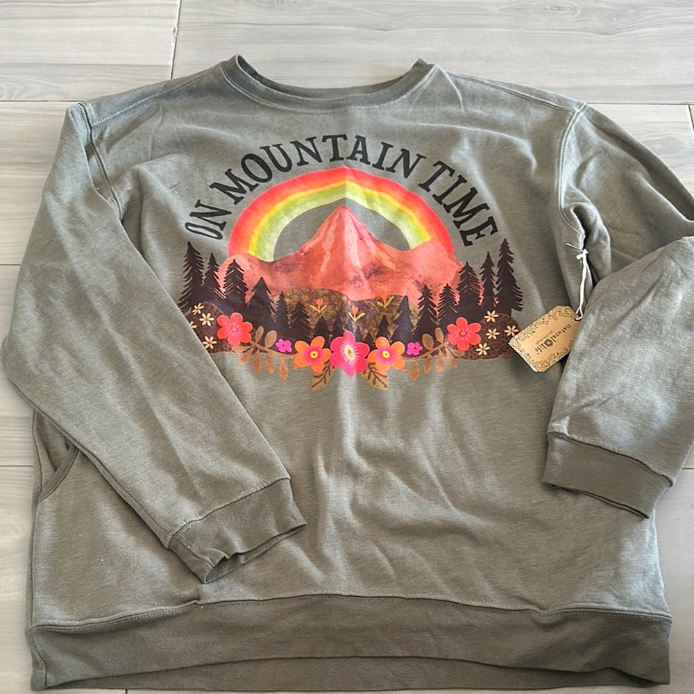 NWT | Natural Life | “On Mountain Time” Green/Gray Graphic Sweater with Pockets